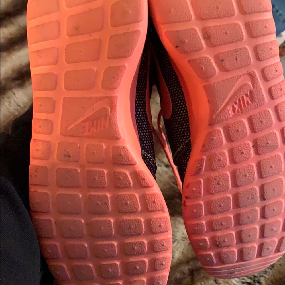 WORN ONCE: Nike Roche - Picture 4 of 4